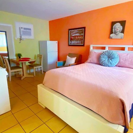 Bella Sirena Inn St. Pete Beach Eksteriør billede