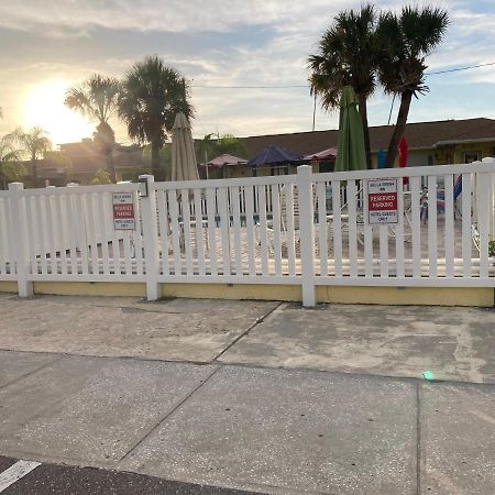 Bella Sirena Inn St. Pete Beach Eksteriør billede
