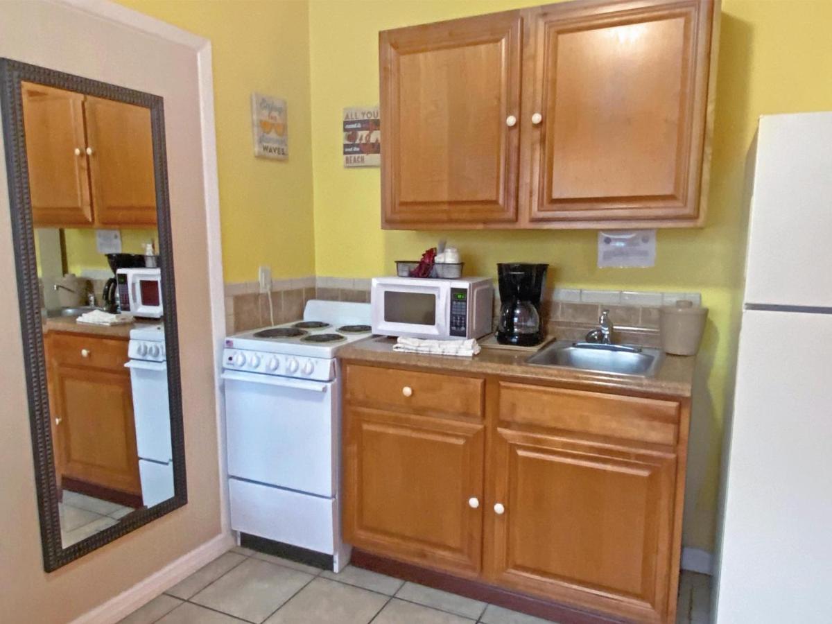 Bella Sirena Inn St. Pete Beach Eksteriør billede