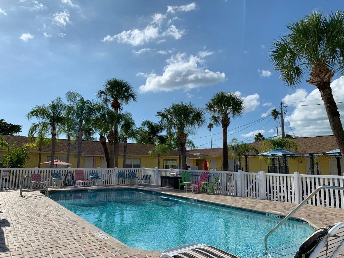 Bella Sirena Inn St. Pete Beach Eksteriør billede